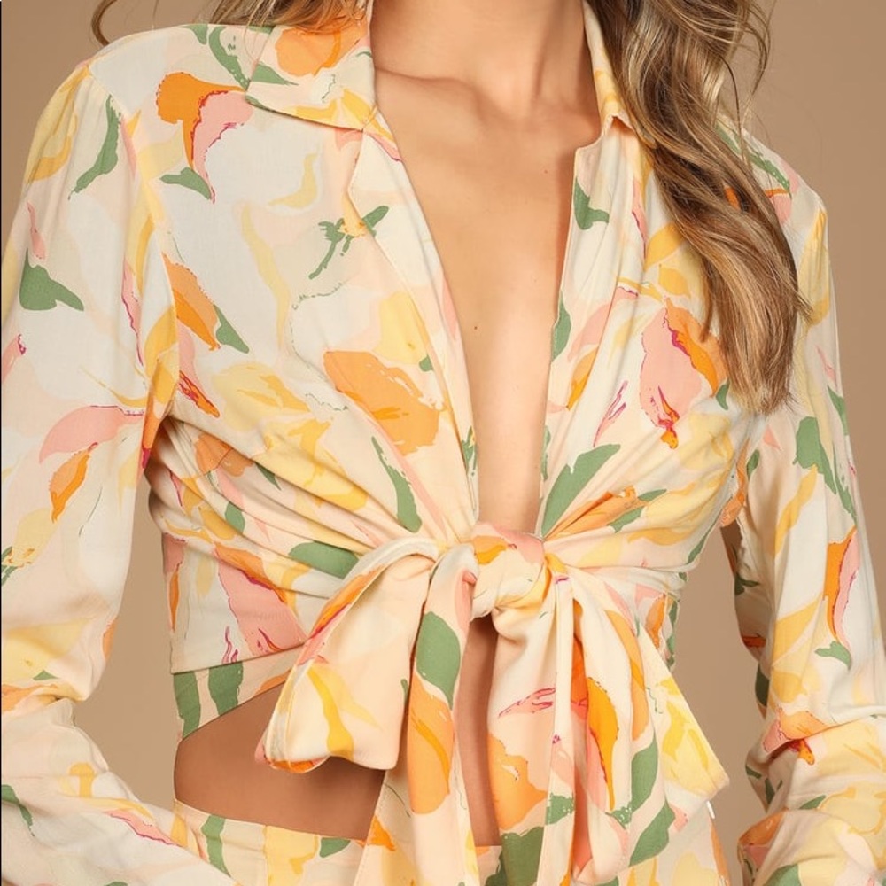 Lulus Ivy Cream Multi Floral Print Long Sleeve Tie-Front Crop Top Size Medium